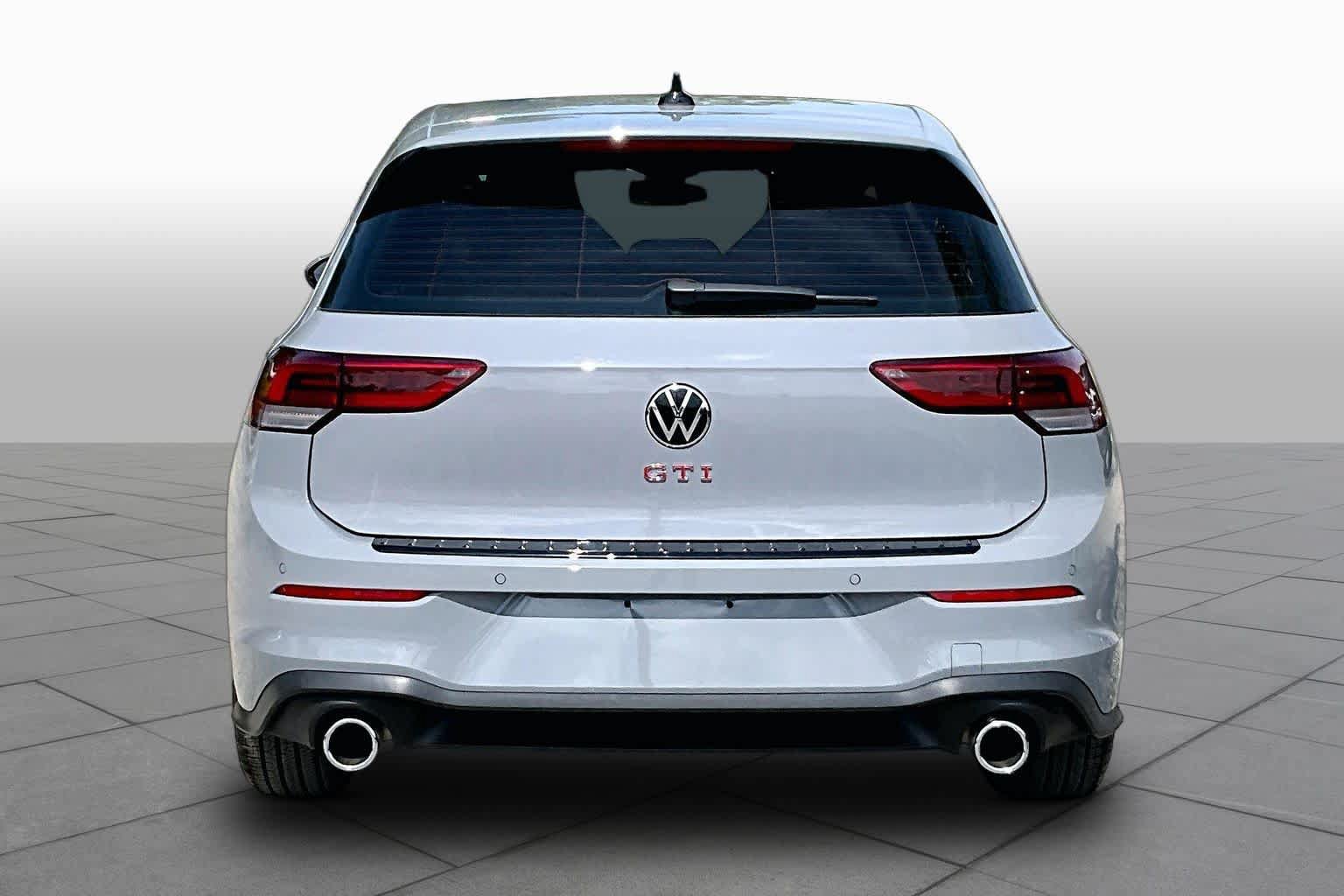 Used 2025 Volkswagen GTI SE FWD image 5
