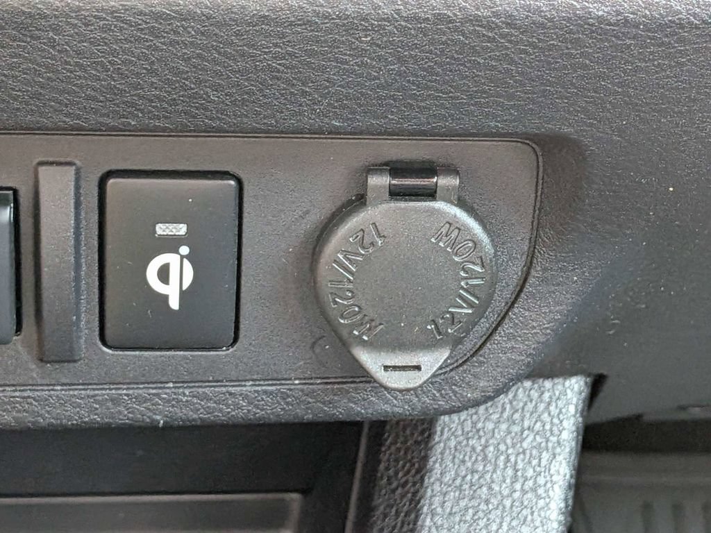 Used 2022 Toyota Tacoma Limited AWD/4WD image 27