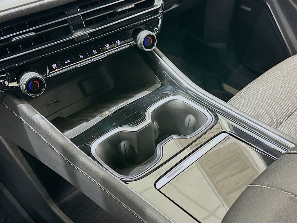 Used 2024 Chevrolet Traverse LT w/ Enhanced Driving Package image 17