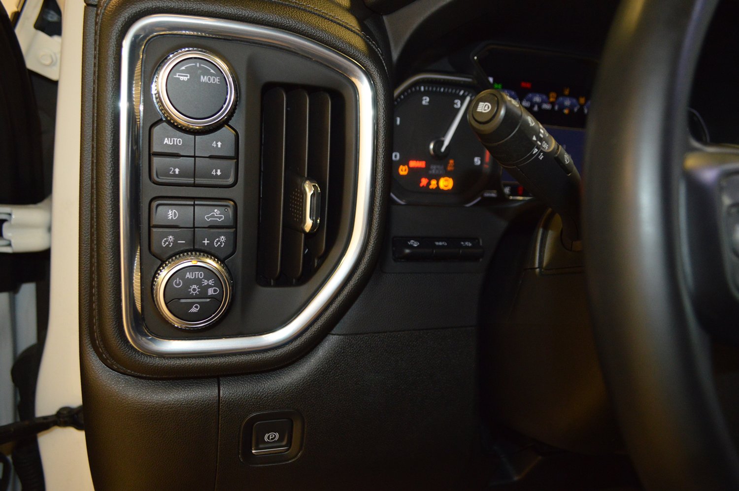 Used 2023 GMC Sierra 2500 Denali w/ Denali Ultimate Package image 17