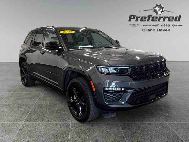 Used 2024 Jeep Grand Cherokee Limited w/ Luxury Tech Group II AWD/4WD image 1