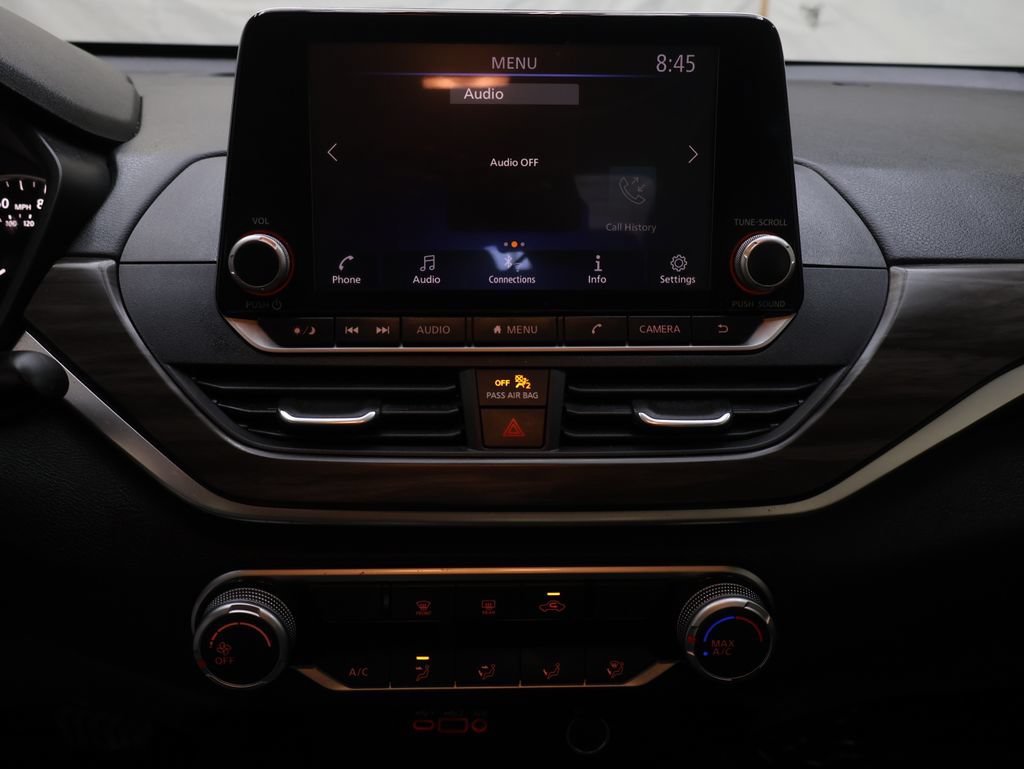 Used 2025 Nissan Altima 2.5 SV FWD image 21