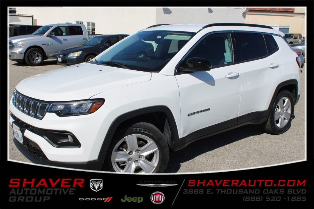 Used 2022 Jeep Compass Latitude image 1