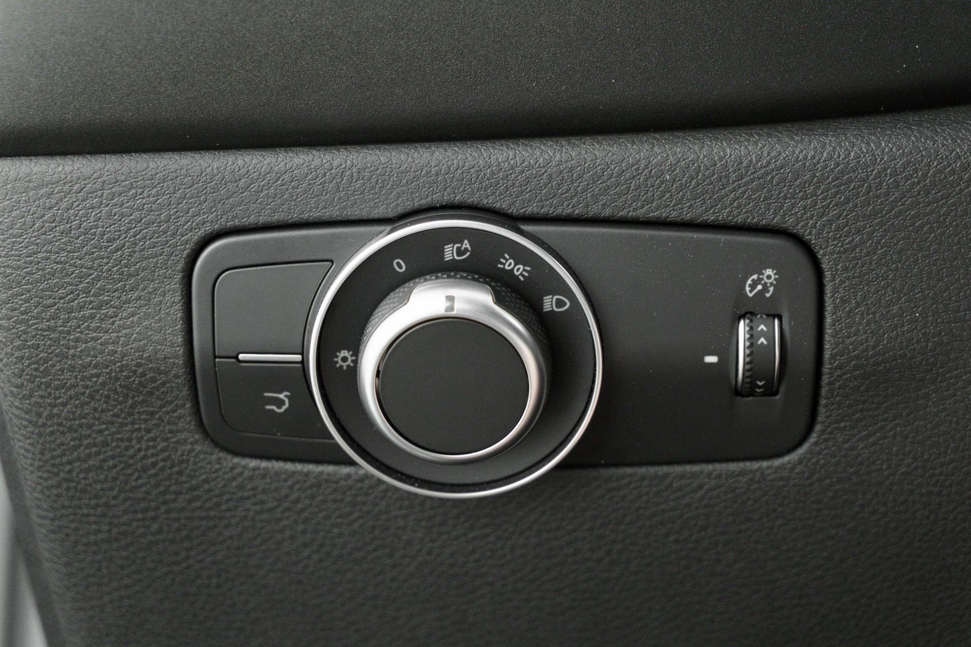 New 2025 Alfa Romeo Tonale w/ Premium Package image 44