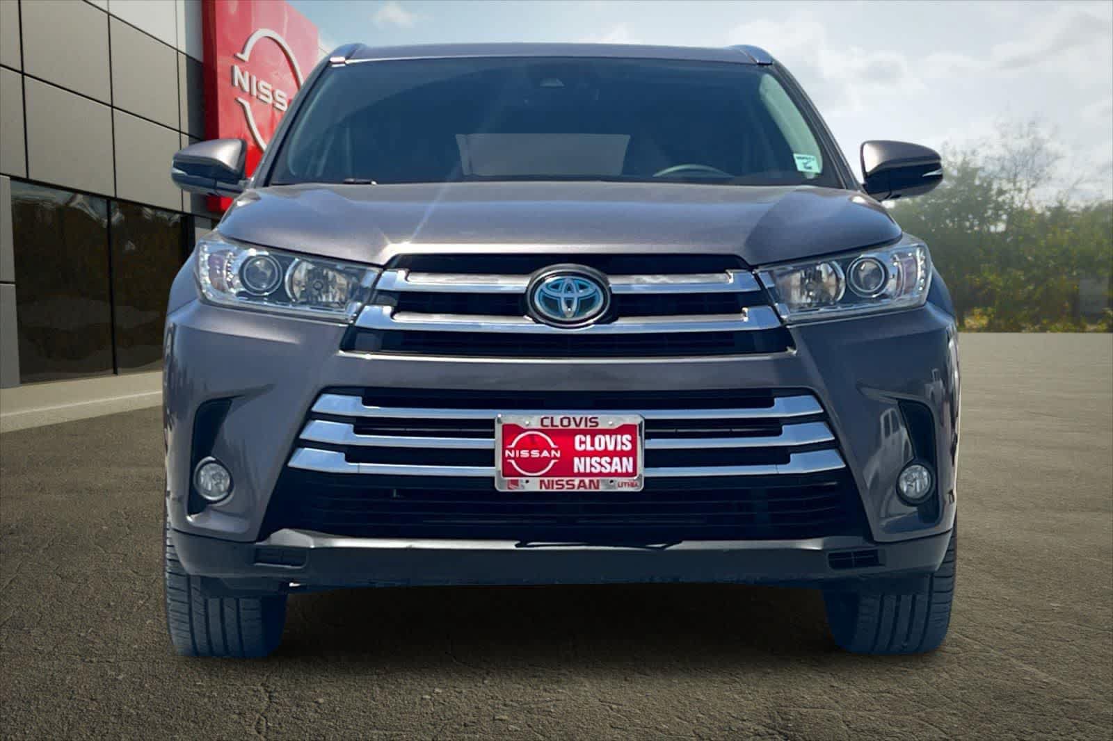 Used 2017 Toyota Highlander Limited w/ Carpet Mat Package AWD/4WD image 11