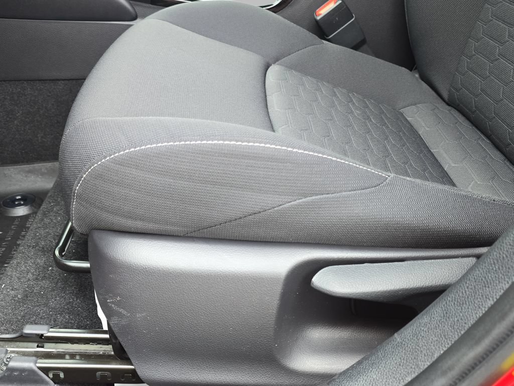 Used 2021 Toyota Corolla SE w/ SE Preferred Package FWD image 30
