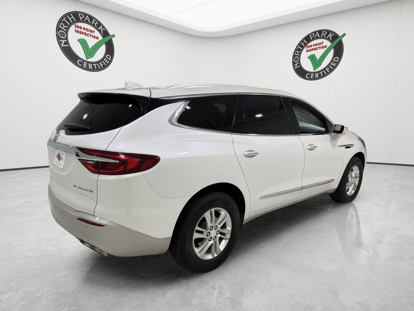 Used 2018 Buick Enclave Premium w/ LPO, Cargo Package FWD image 5