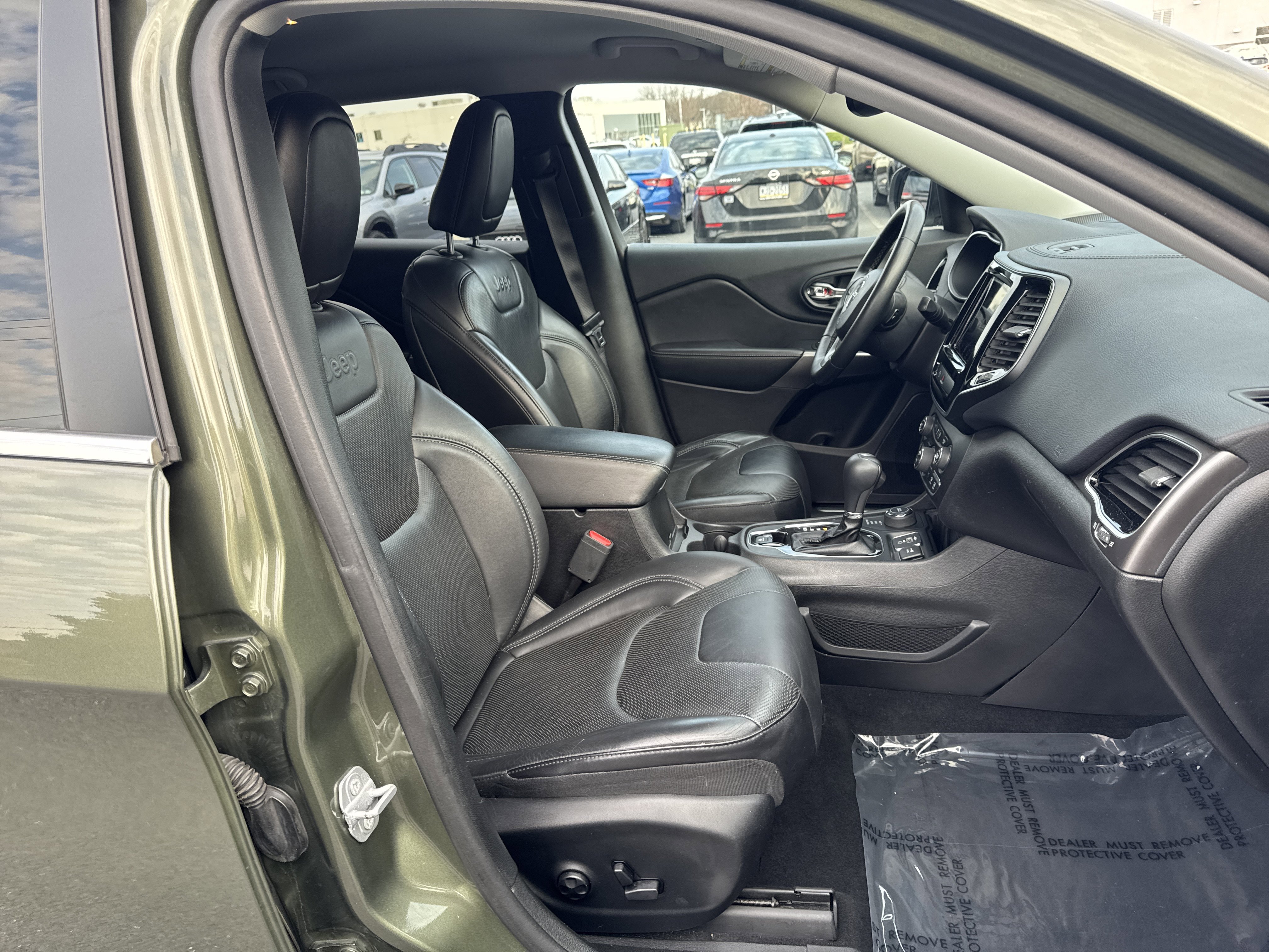Used 2019 Jeep Cherokee Limited image 15