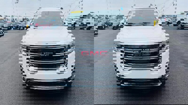 Used 2023 GMC Acadia SLE w/ Driver Convenience Package image 8