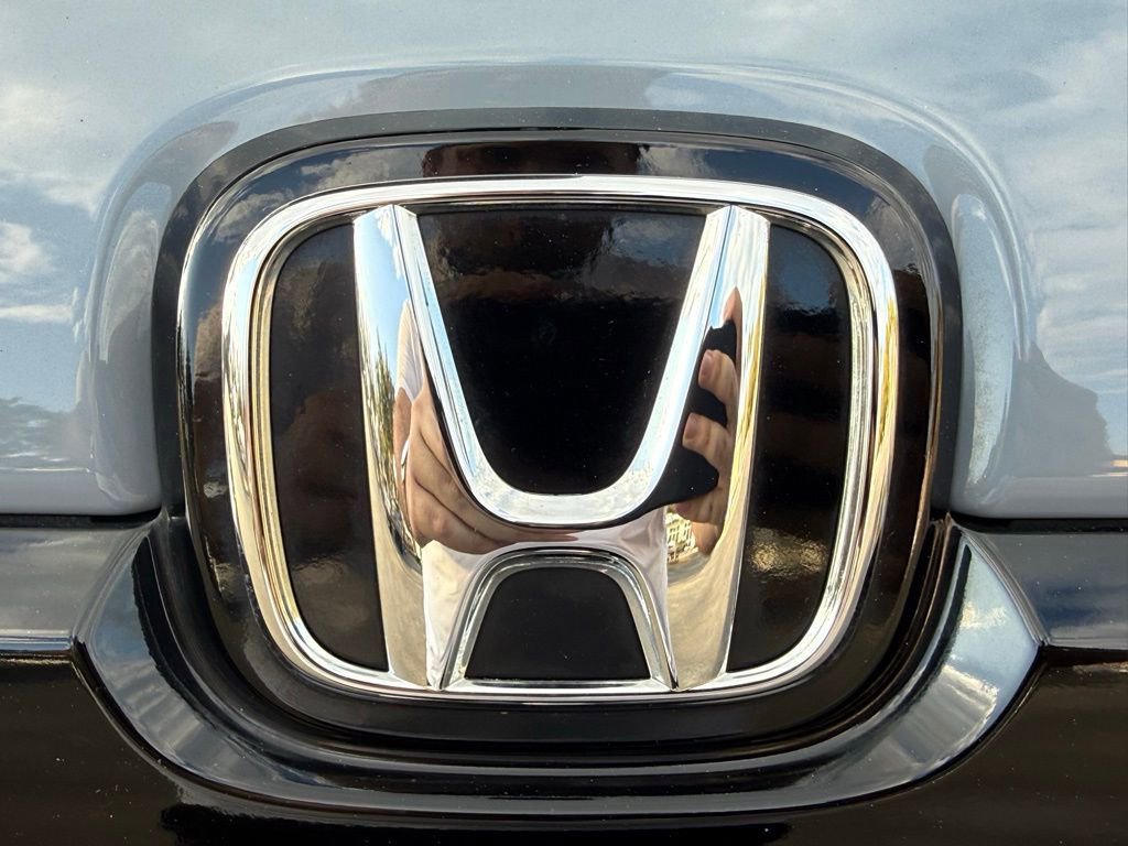 Certified 2025 Honda Passport TrailSport image 32