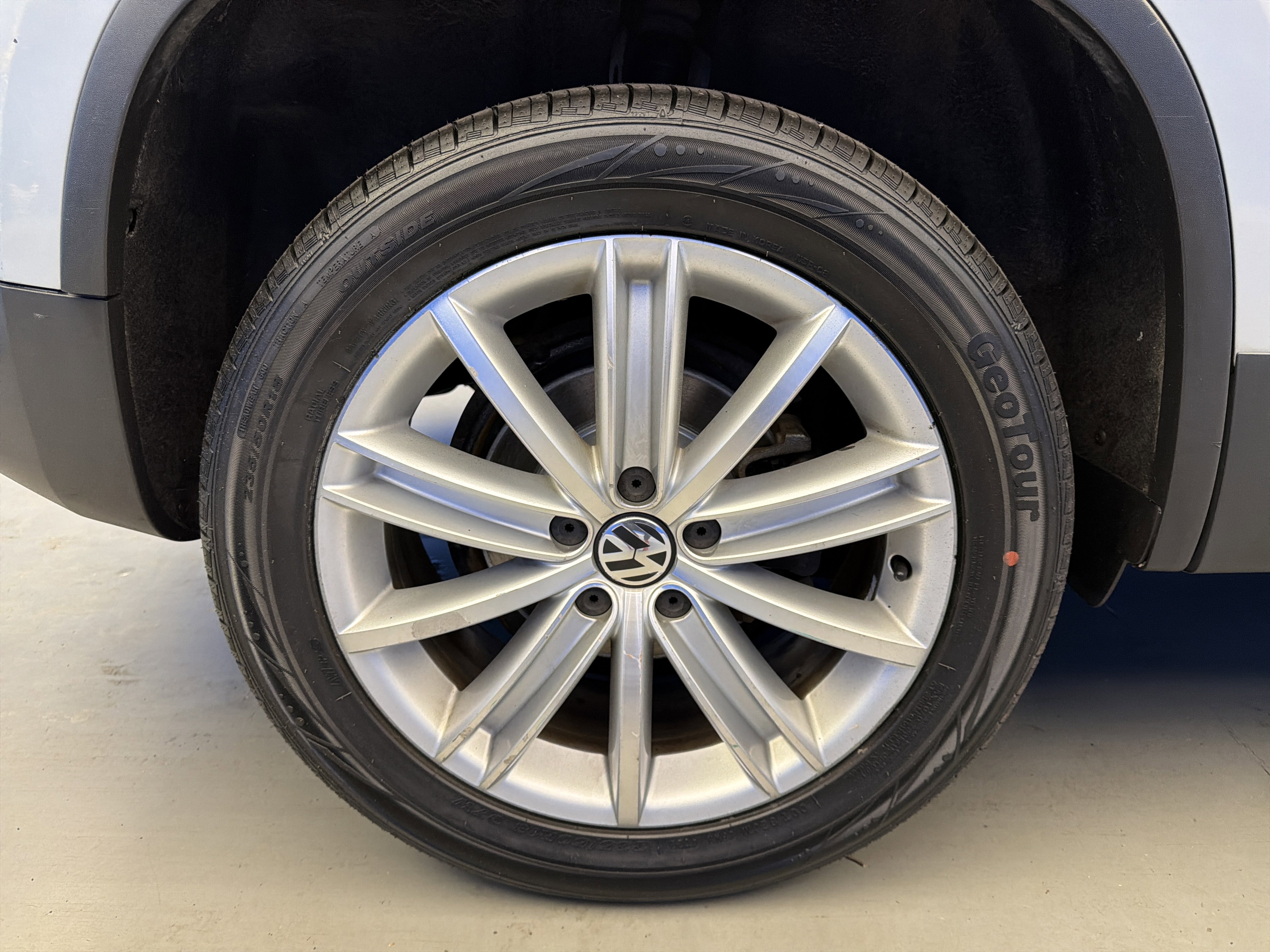 Used 2012 Volkswagen Tiguan SE AWD/4WD image 9