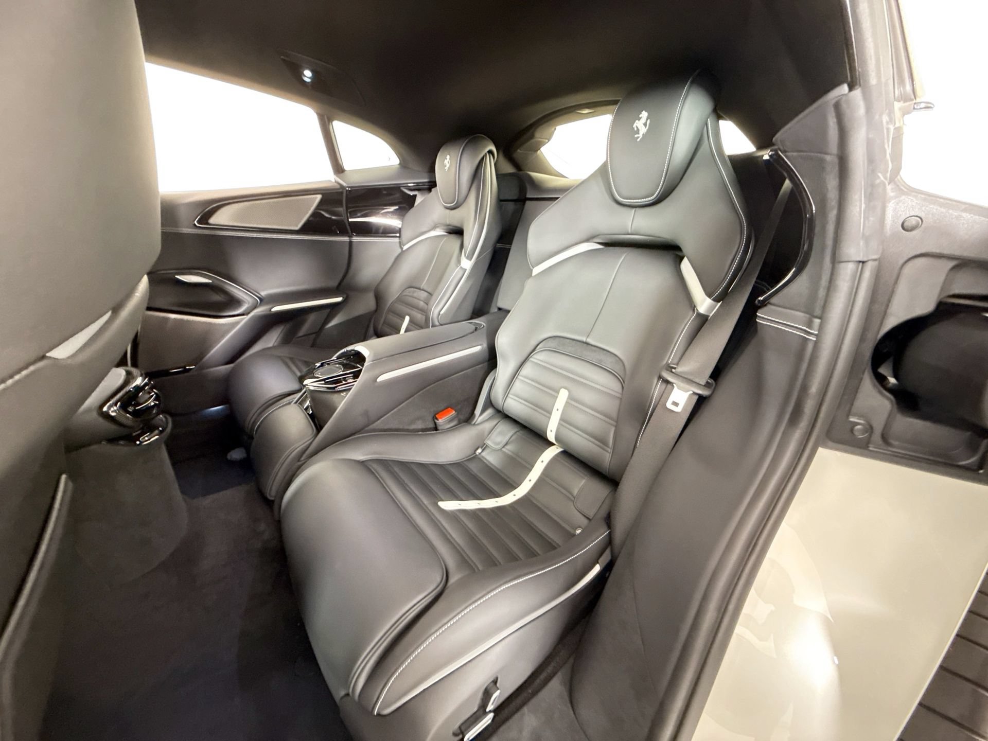 Certified 2025 Ferrari Purosangue AWD/4WD image 18