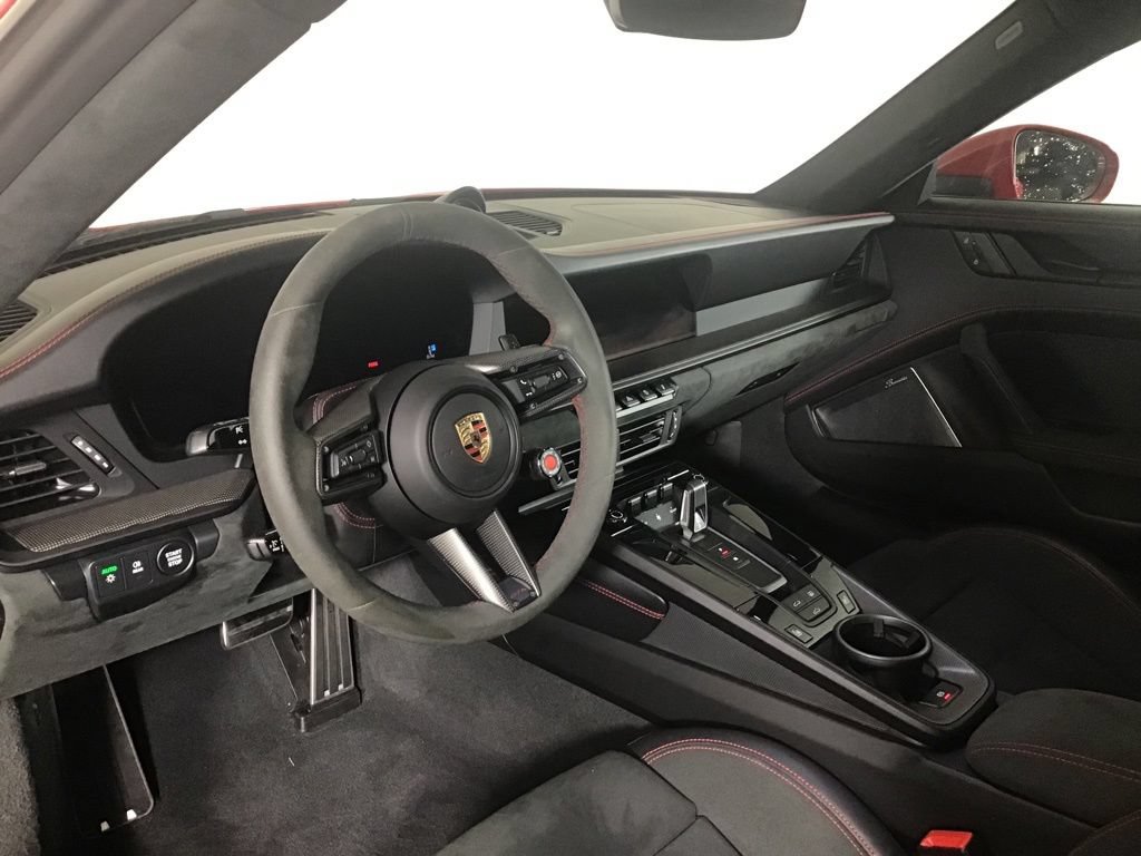 Certified 2025 Porsche 911 Carrera GTS RWD image 4
