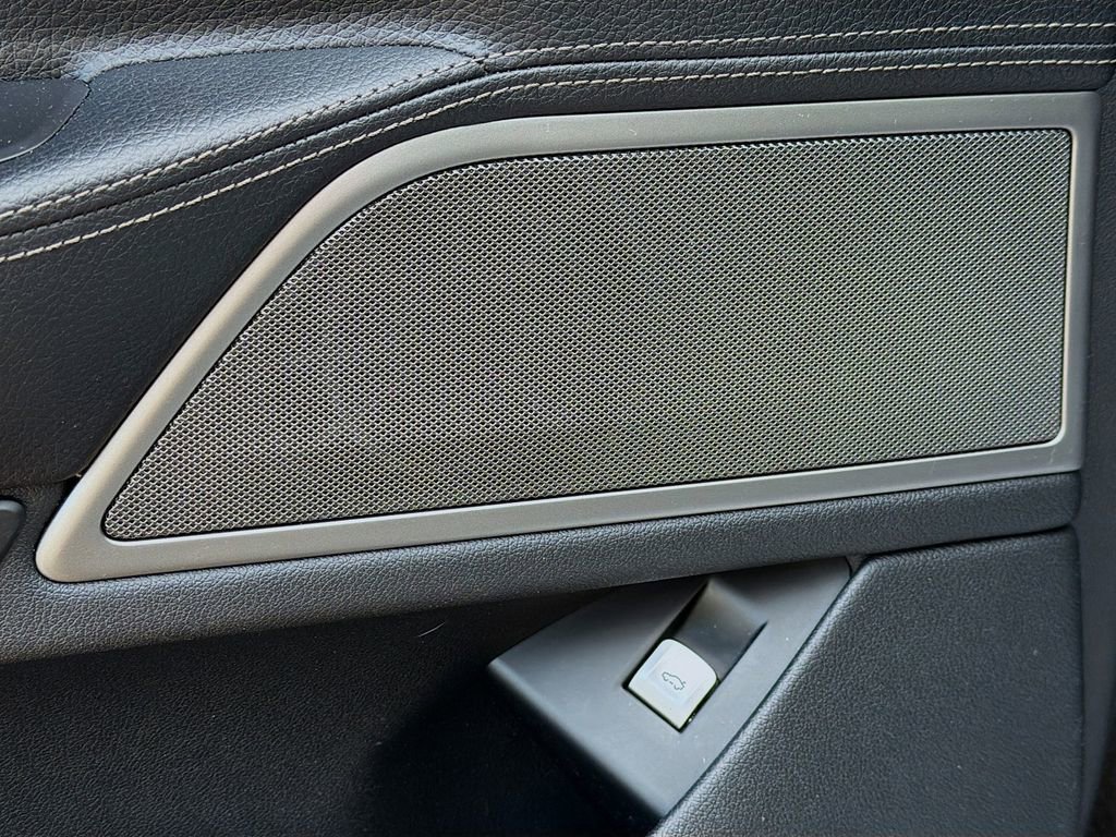 Used 2018 BMW 740i image 23