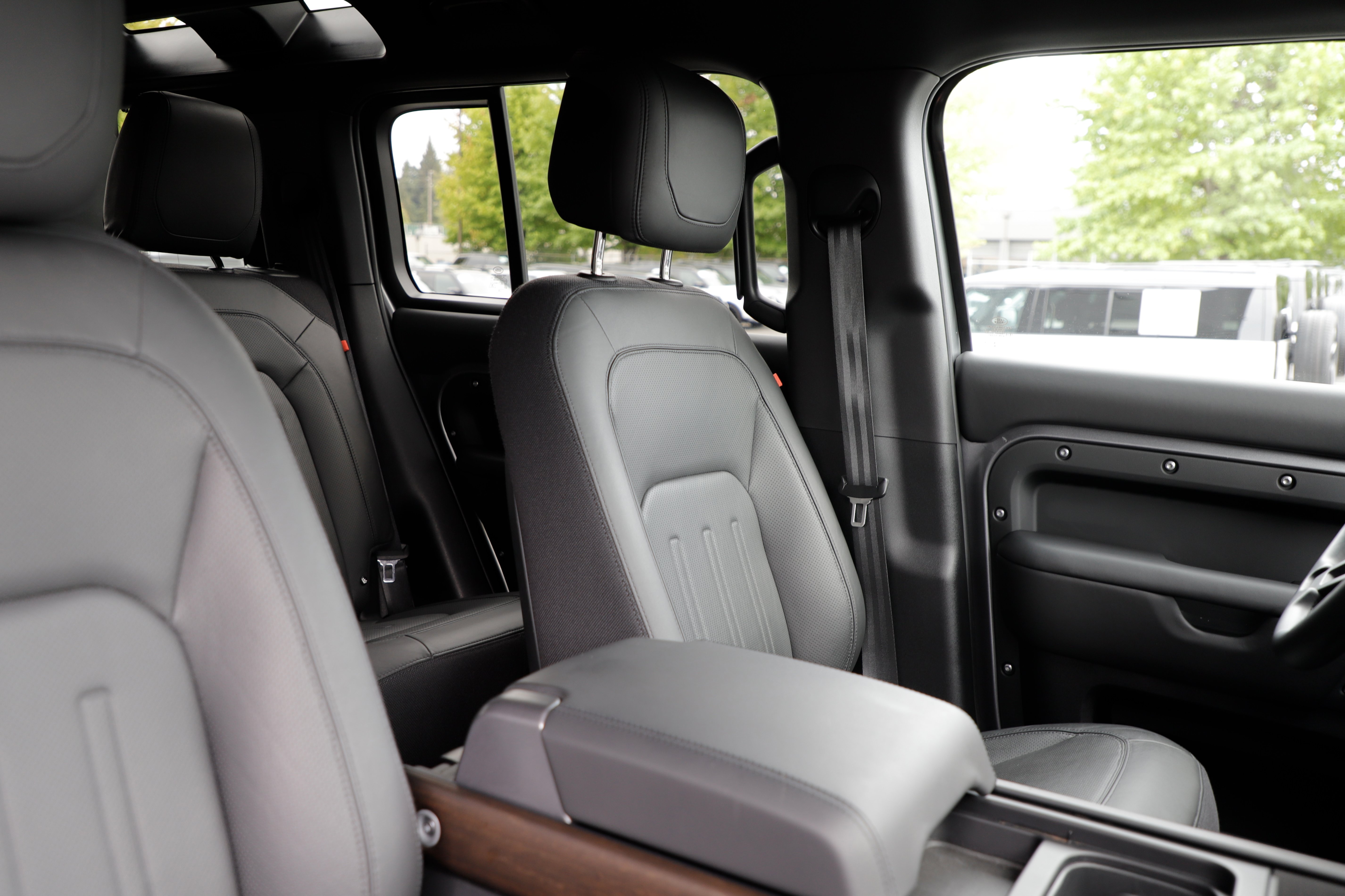 Certified 2024 Land Rover Defender 110 X AWD/4WD image 12