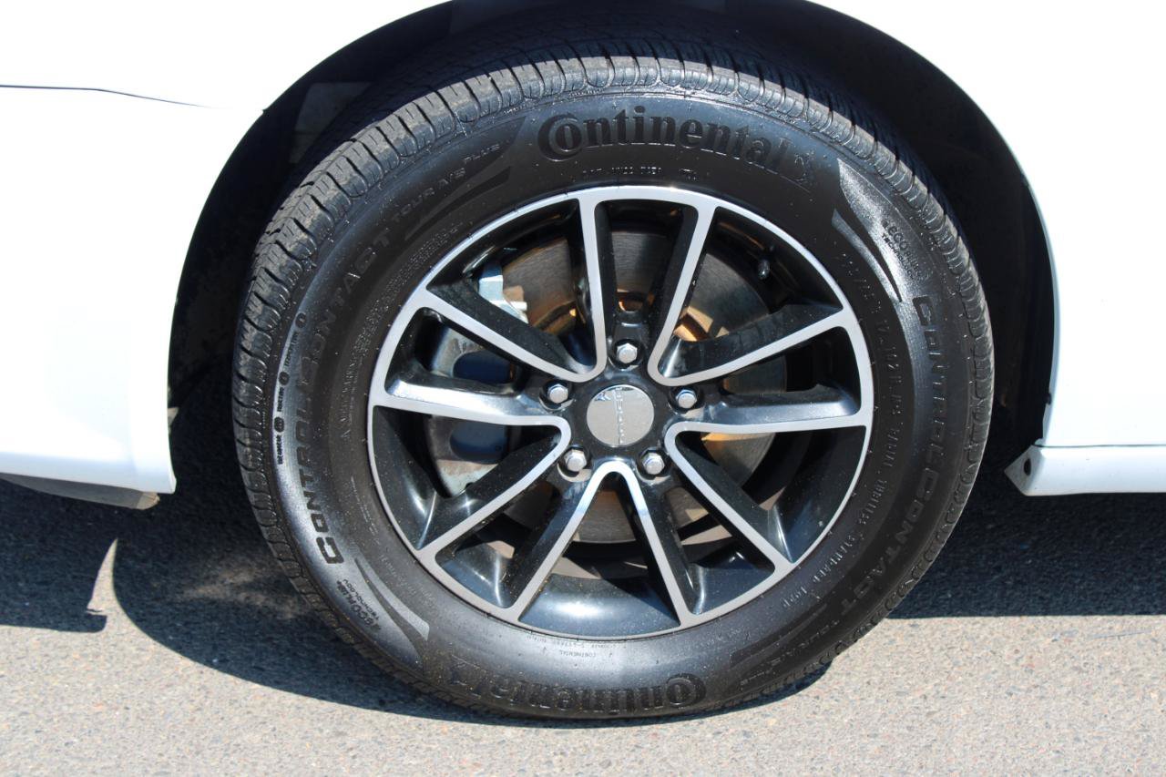 Used 2016 Dodge Grand Caravan SXT FWD image 18