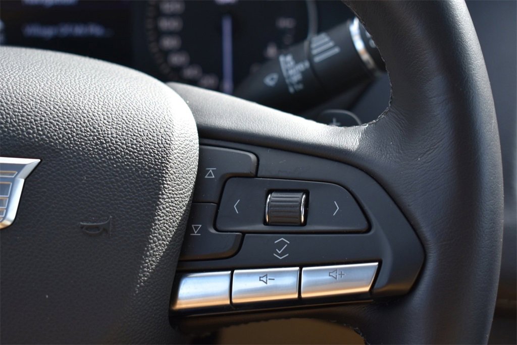 Used 2022 Cadillac XT4 Premium Luxury image 18