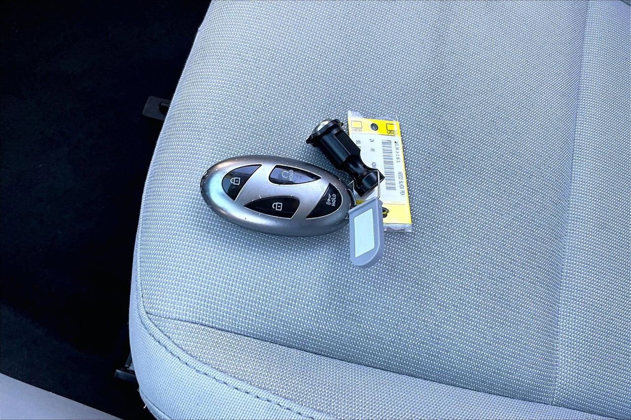 Used 2024 Hyundai Kona SEL FWD image 30