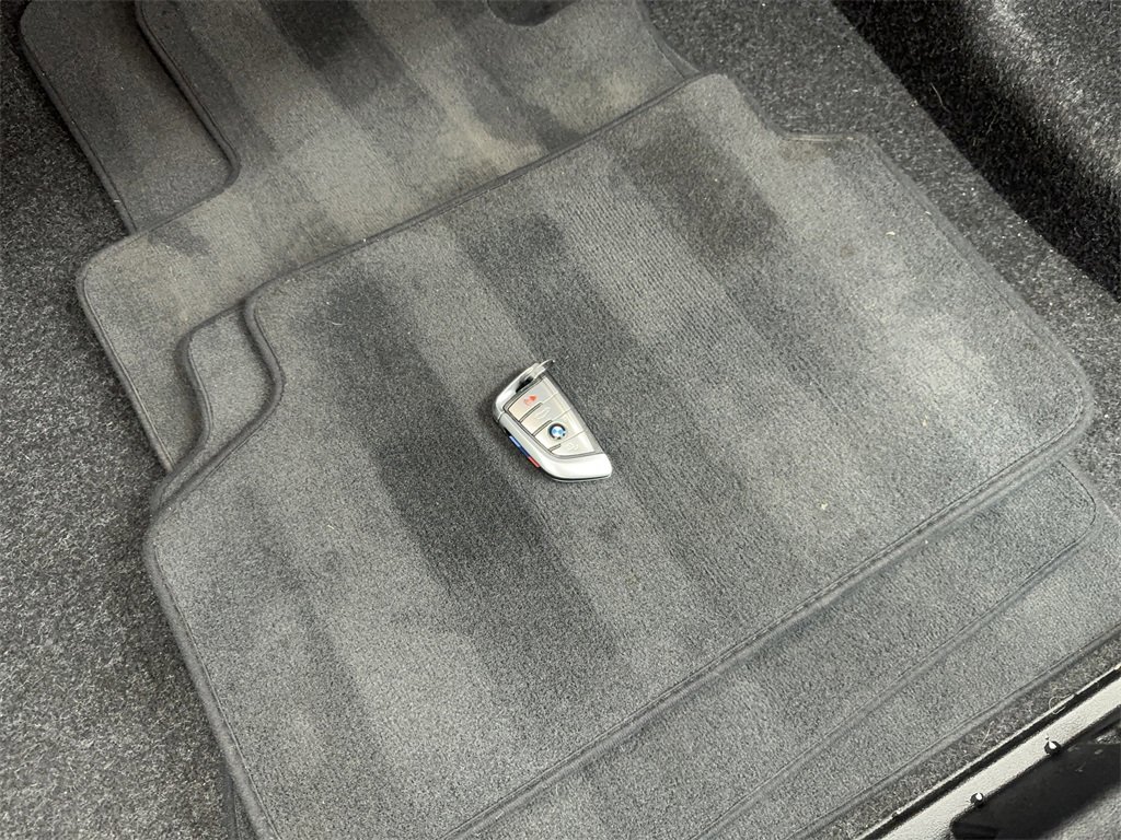 Used 2020 BMW M550i xDrive w/ Executive Package image 83