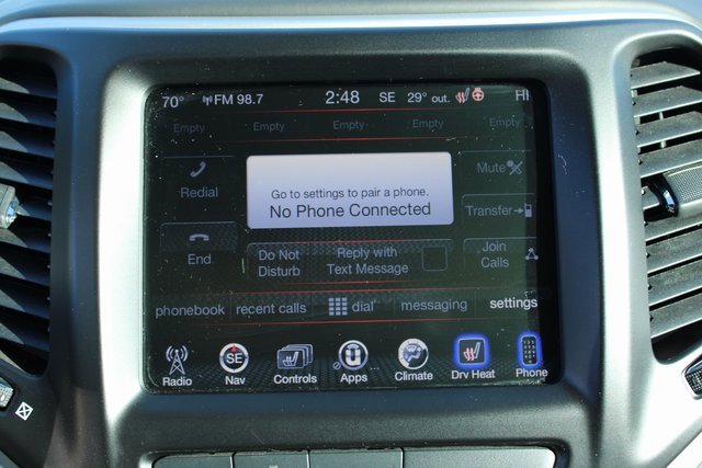 Used 2018 Jeep Cherokee Overland image 18