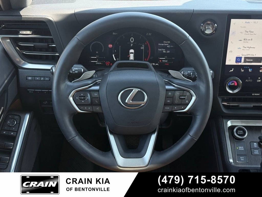 Used 2025 Lexus GX 550 w/ Accessory Package (2T) AWD/4WD image 26