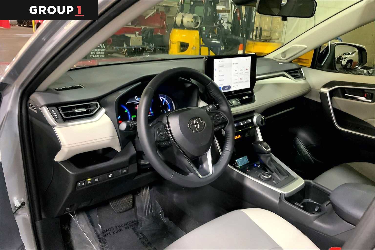 Used 2025 Toyota RAV4 XLE Premium w/ Weather Package AWD/4WD image 18