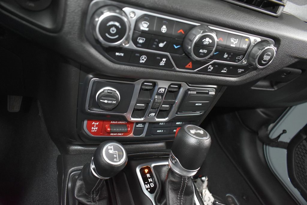 Certified 2024 Jeep Wrangler Unlimited Sport AWD/4WD image 18