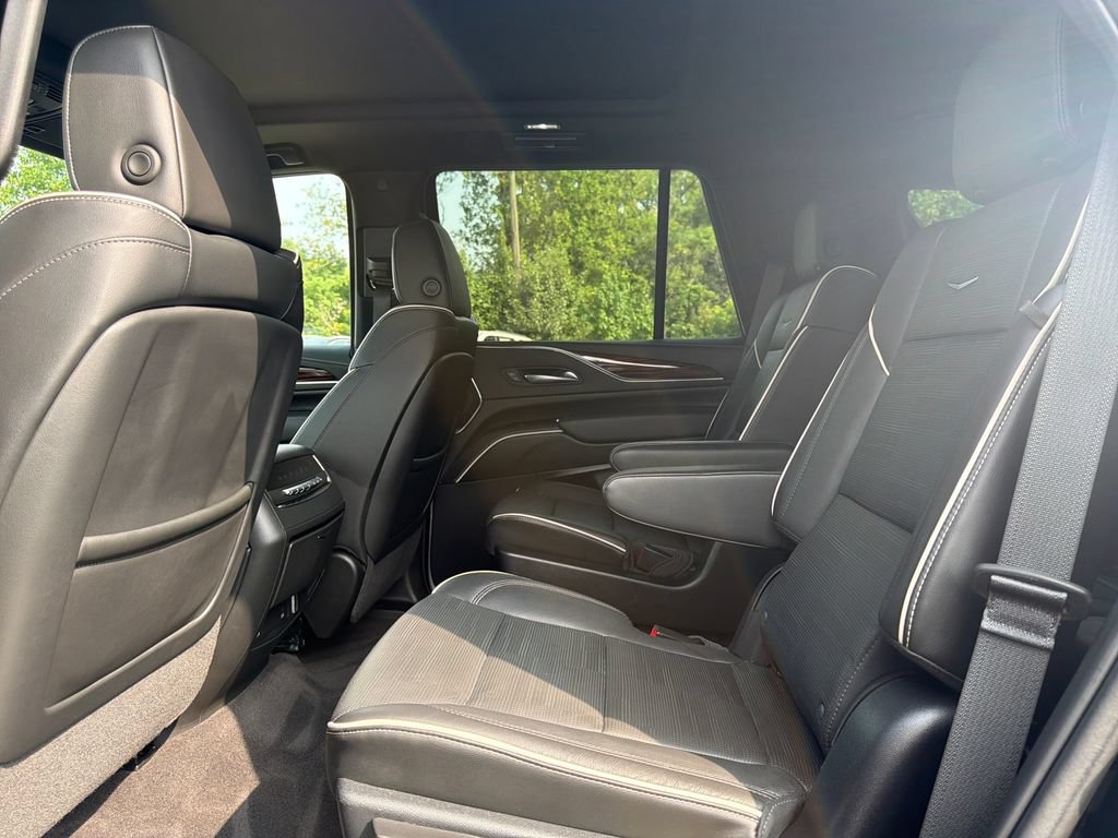 Certified 2023 Cadillac Escalade Premium Luxury w/ Performance Package AWD/4WD image 11