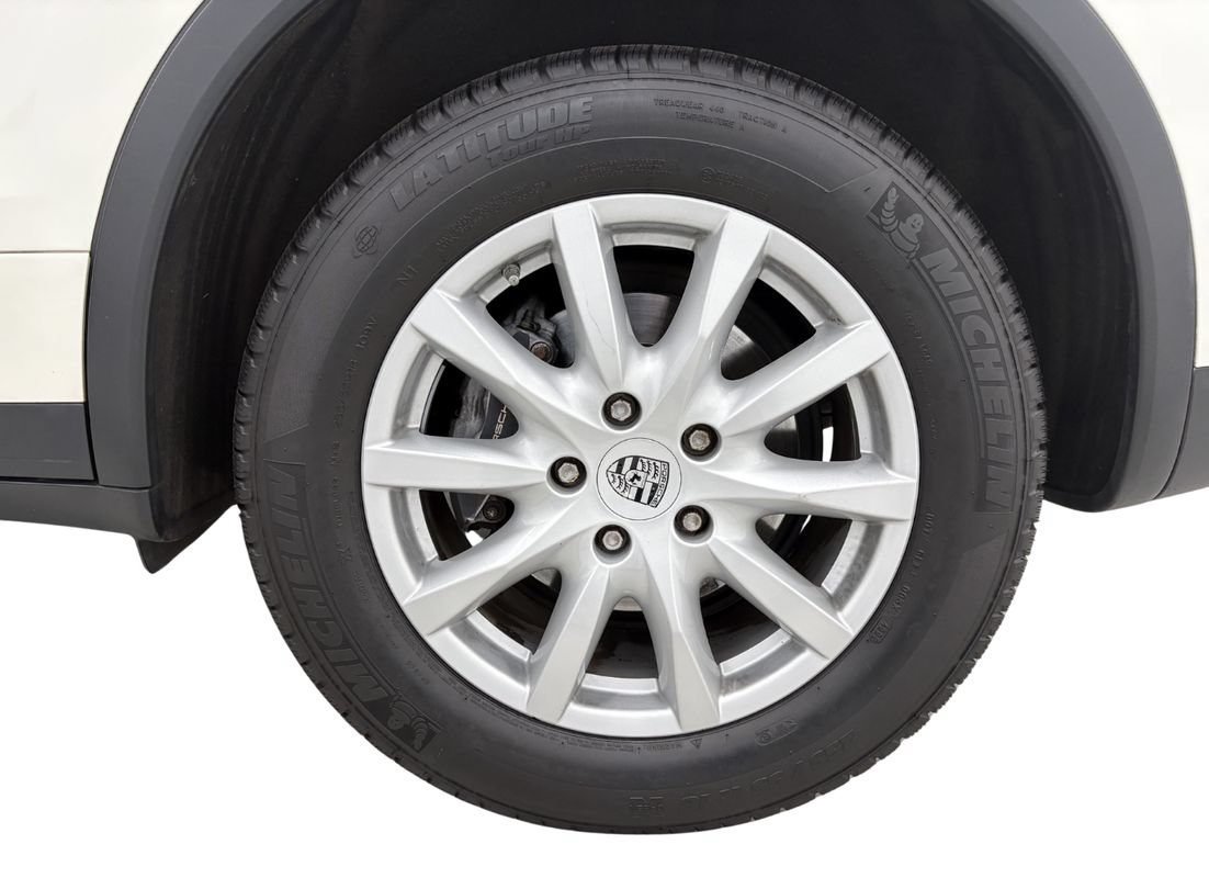 Used 2011 Porsche Cayenne AWD/4WD image 9