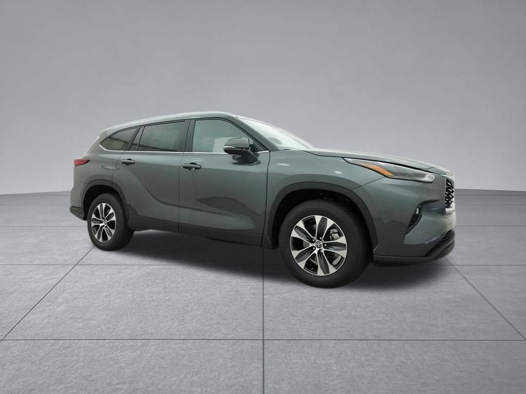 Used 2023 Toyota Highlander XLE FWD image 32