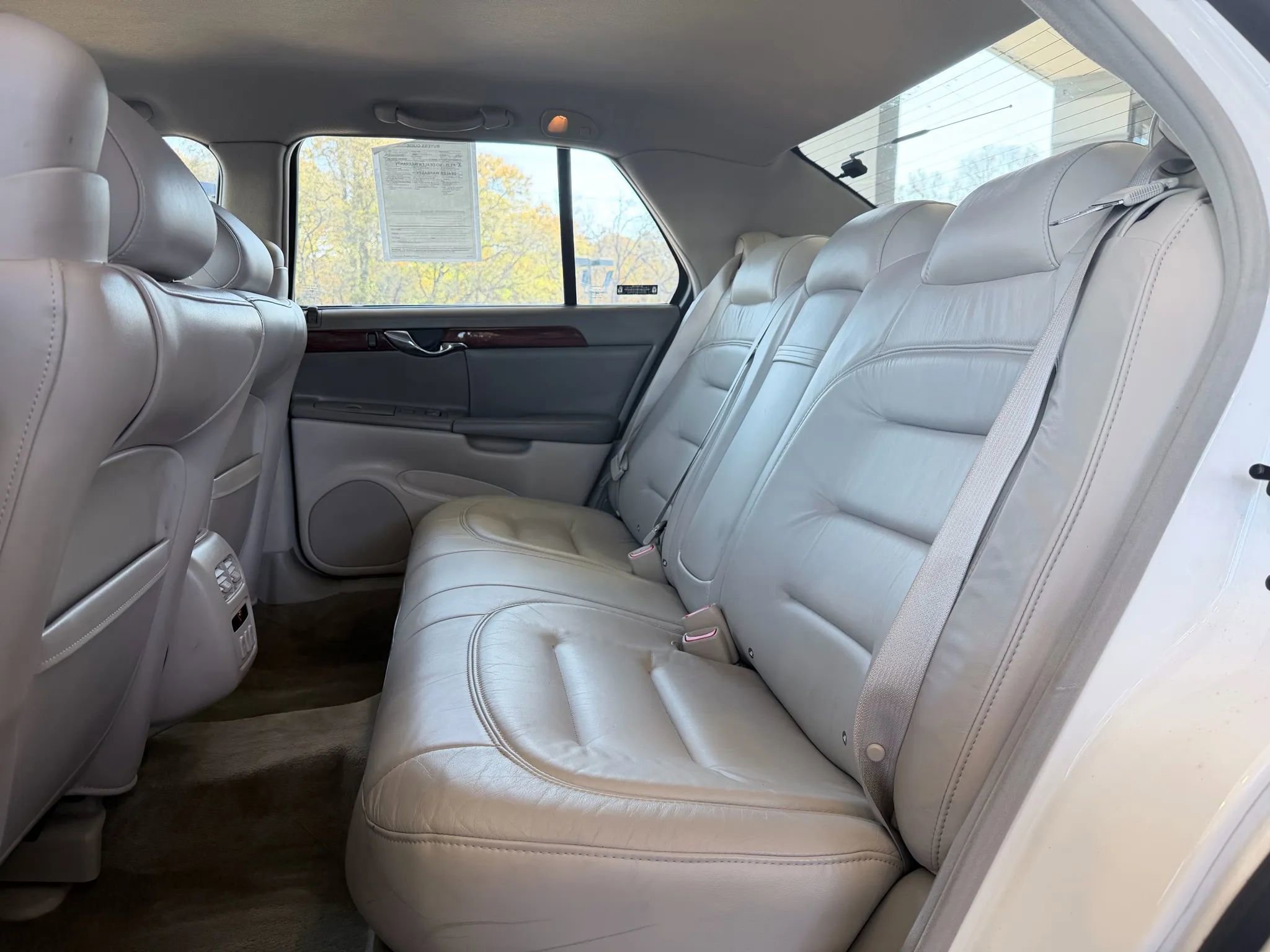 Used 2002 Cadillac De Ville Sedan 4D w/ Comfort/Convenience Pkg image 11