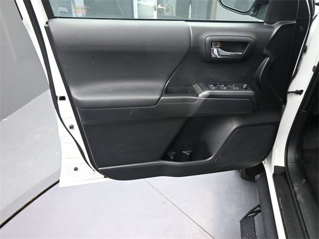 Used 2020 Toyota Tacoma TRD Off-Road image 17