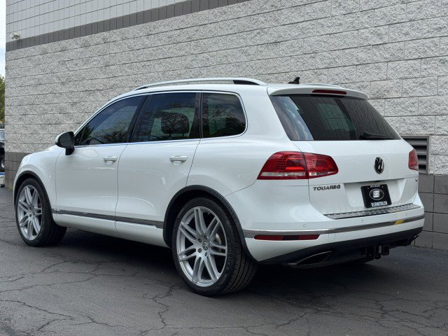 Used 2016 Volkswagen Touareg Sport AWD/4WD image 2