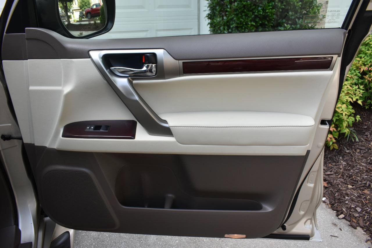 Used 2014 Lexus GX 460 w/ Premium Package AWD/4WD image 25