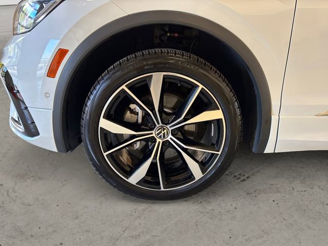 Used 2024 Volkswagen Tiguan SEL R-Line AWD/4WD image 14