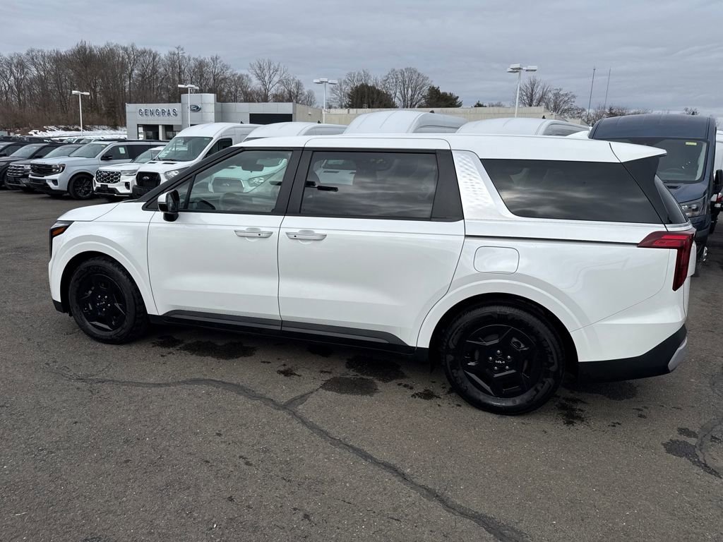 Used 2025 Kia Carnival image 10