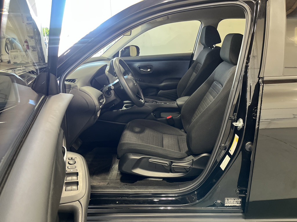 Used 2025 Honda HR-V LX image 20