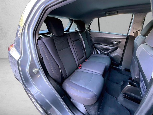 Used 2020 Chevrolet Trax LS FWD image 29