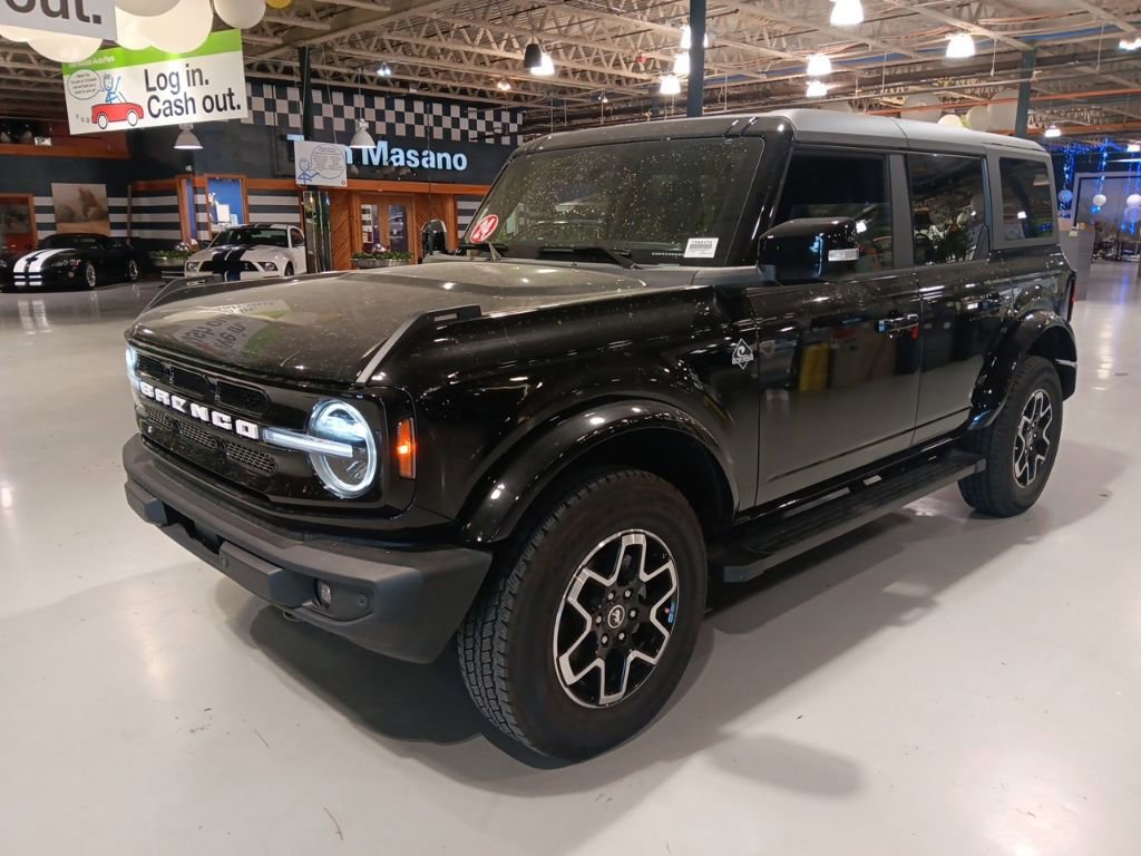 Used 2024 Ford Bronco Outer Banks image 1