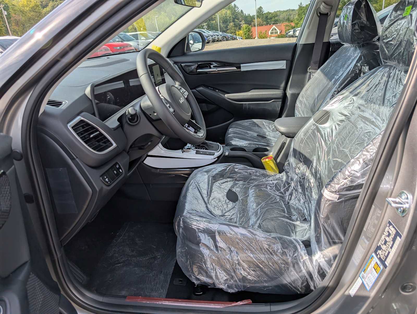 New 2026 Kia Seltos EX image 4