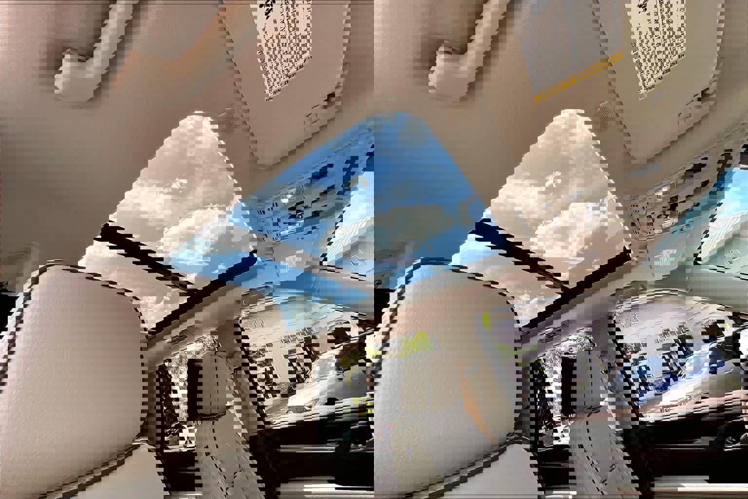 Used 2023 GMC Yukon Denali w/ Advanced Technology Package image 14