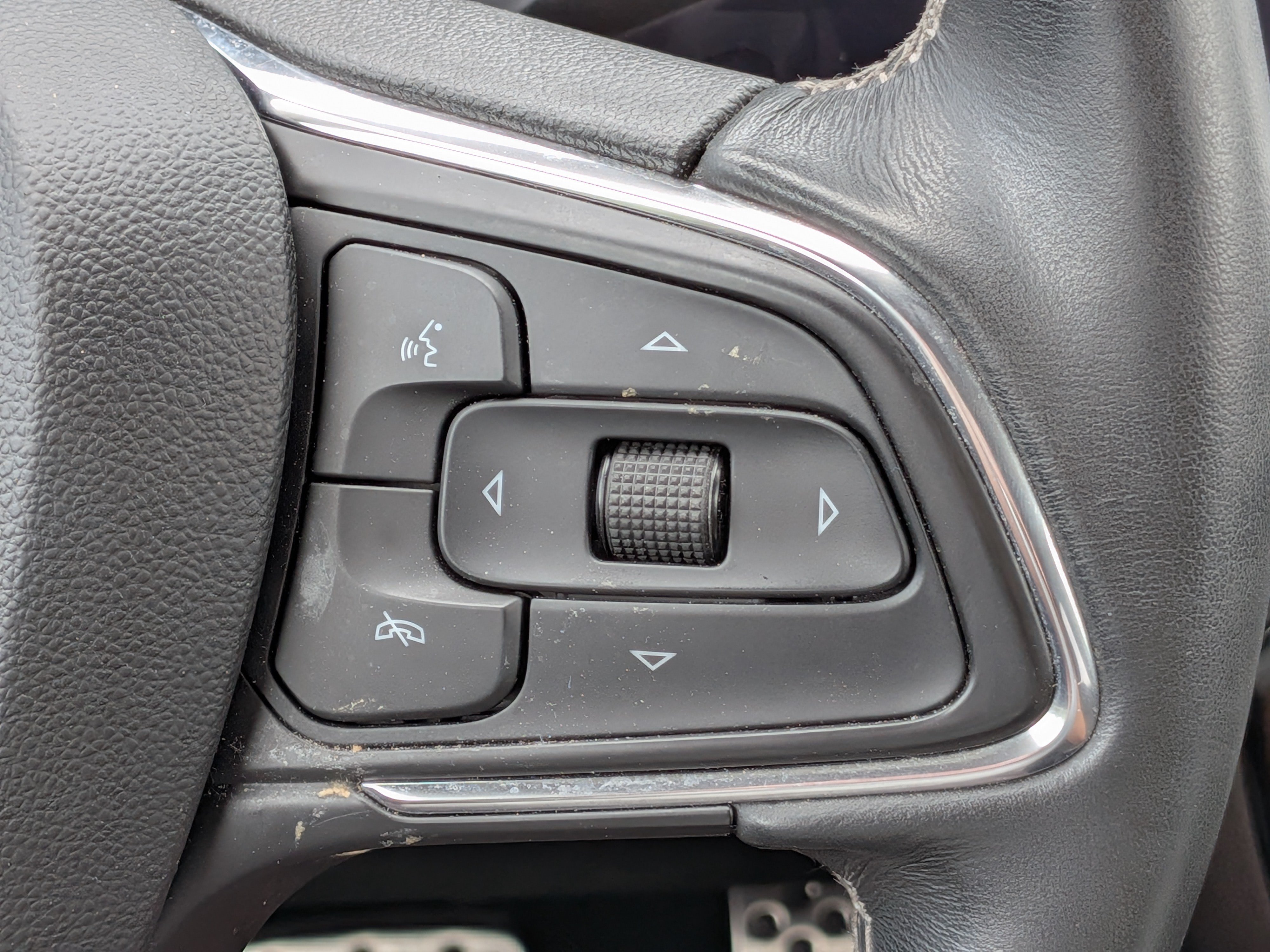Certified 2023 Buick Encore GX Select w/ Sport Touring Package FWD image 25
