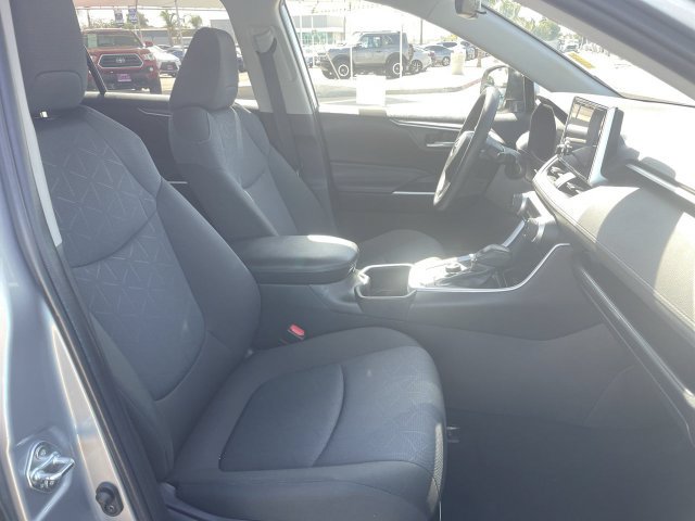 Used 2025 Toyota RAV4 XLE AWD/4WD image 27