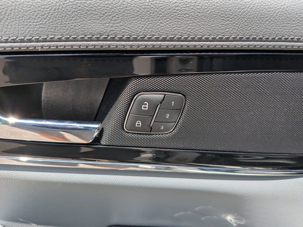 Used 2023 Lincoln Nautilus Reserve FWD image 16