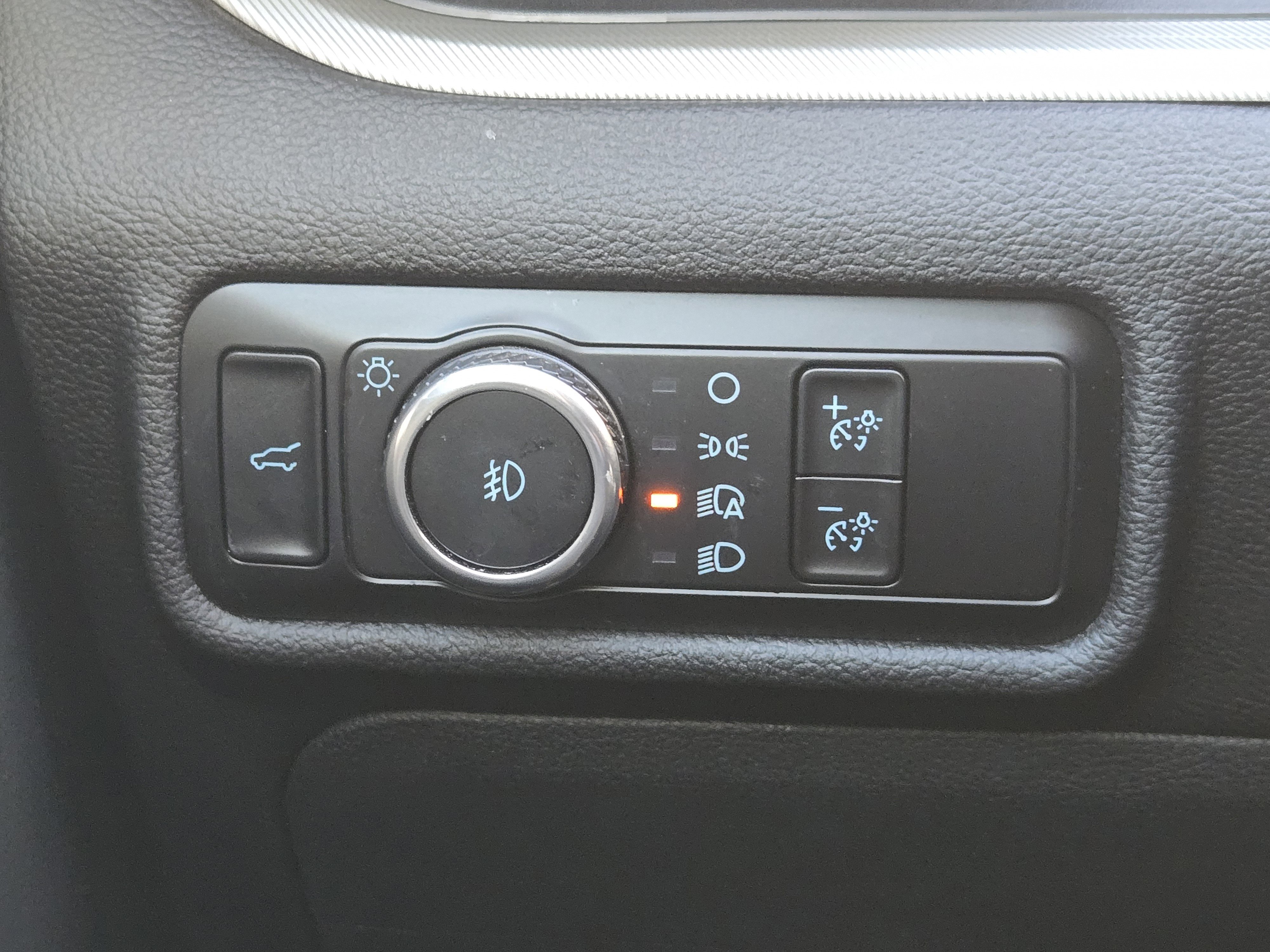 Used 2023 Ford Explorer XLT w/ Equipment Group 202A image 24