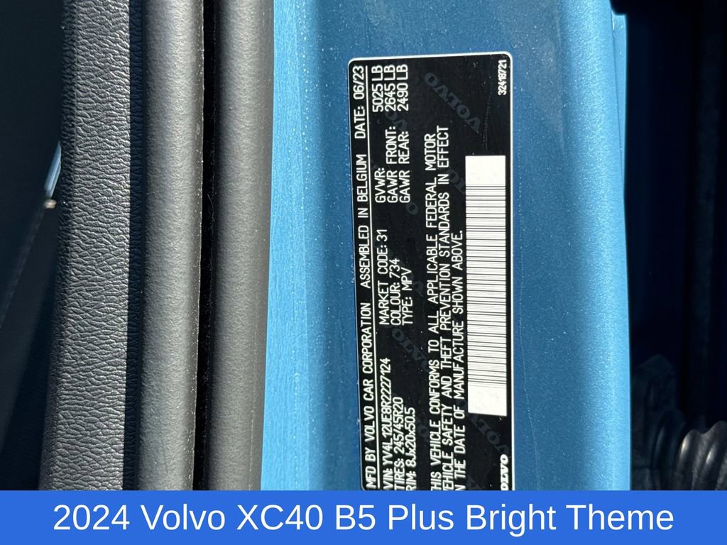 Certified 2024 Volvo XC40 B5 Plus w/ Protection Package Premier image 28