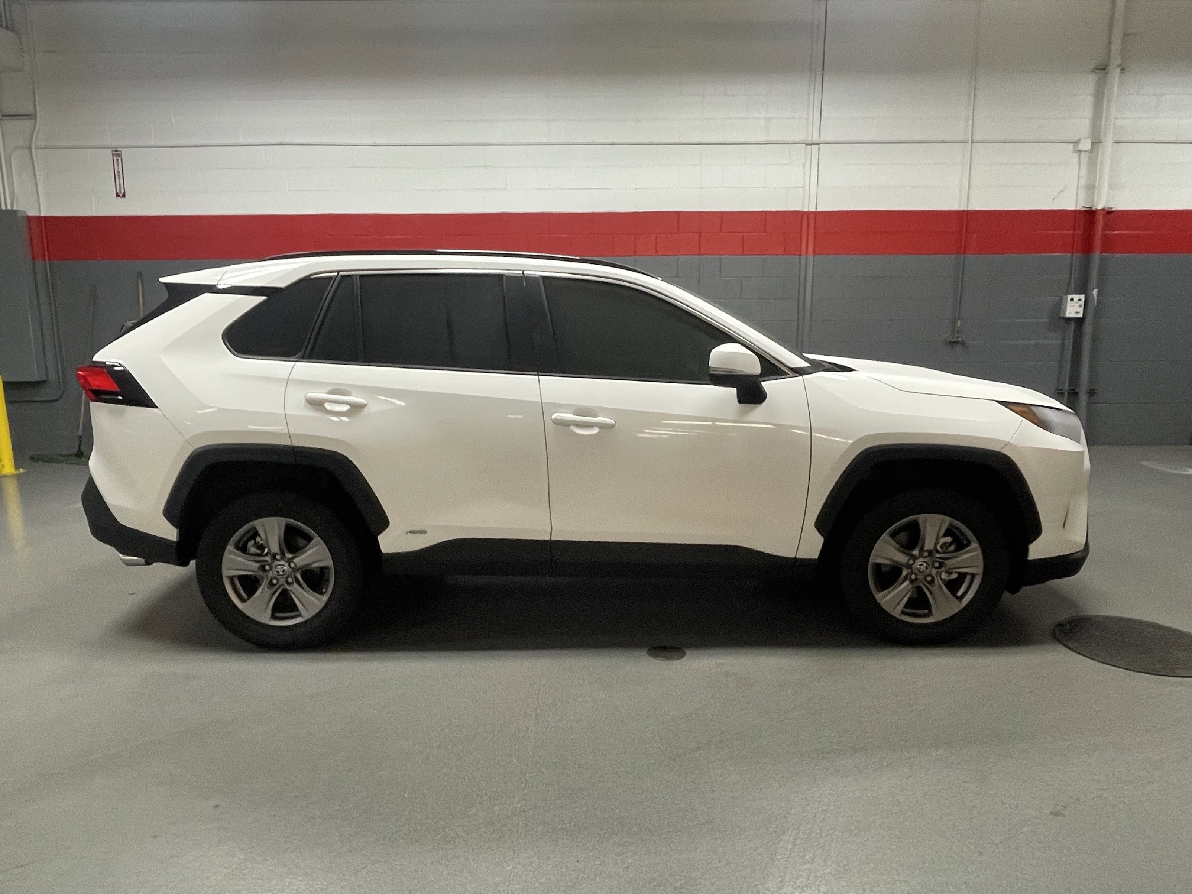 Used 2025 Toyota RAV4 XLE image 37