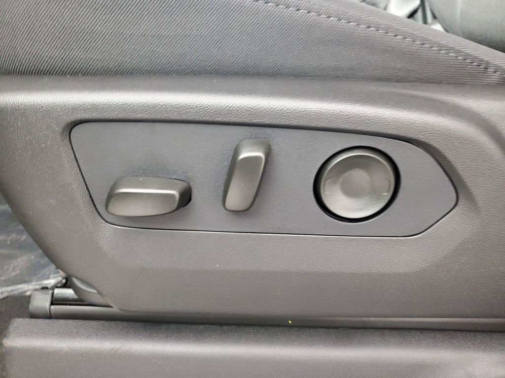 New 2026 Chevrolet Silverado 2500 Custom w/ Custom Value Package image 28