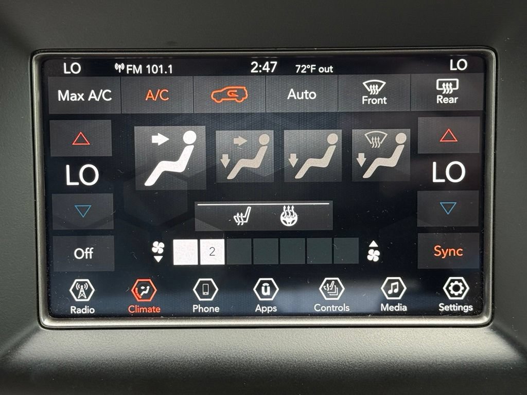 Used 2020 Jeep Grand Cherokee Laredo AWD/4WD image 15