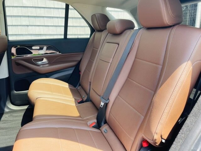 Used 2024 Mercedes-Benz GLE 350 4MATIC w/ 3rd Row Seat Package image 16